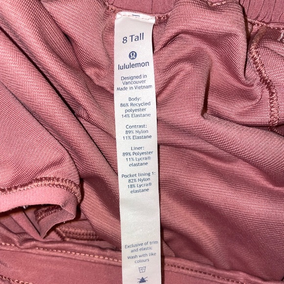 Lululemon Hotty Hot Low-Rise Short 4” - Picture 3 of 5